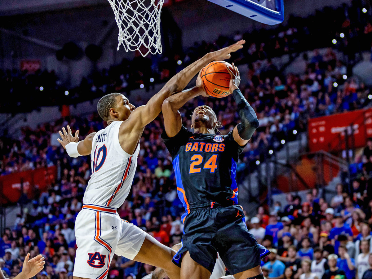 Jabari Smith blocks a Florida shot